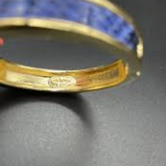 STELLA & DOT bracelet Faux blue snakeskin bangle Gold tone Hinge closure - Picture 9 of 9